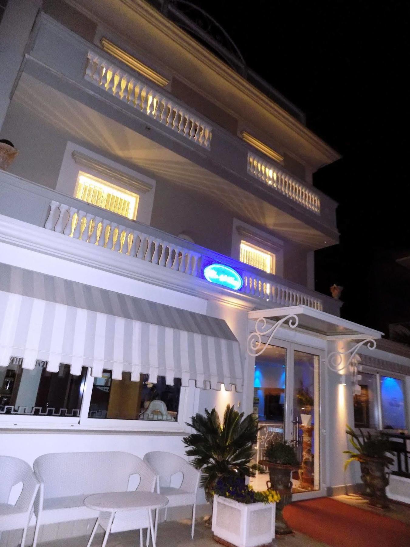 Hotel Residence Villa Del Mare Rímini Exterior foto